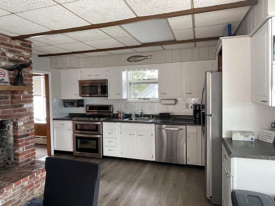 Kitchen, ice maker in refrig. dishwasher, double oven, microwave,