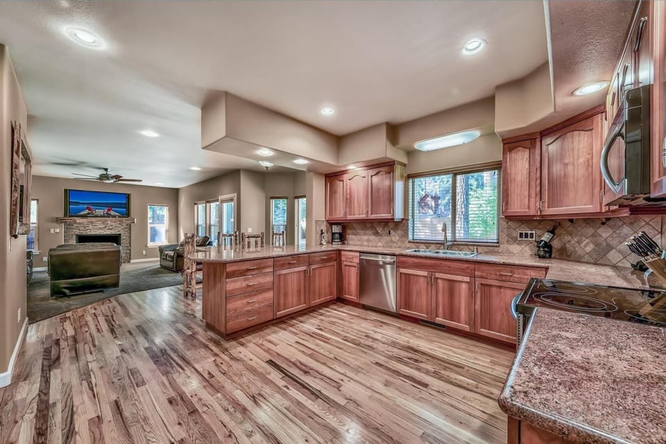 The chef of the group will absolutely love this kitchen! With ample counter space, stainless steel appliances, a large french door freezer and gas range it make cooking a delight