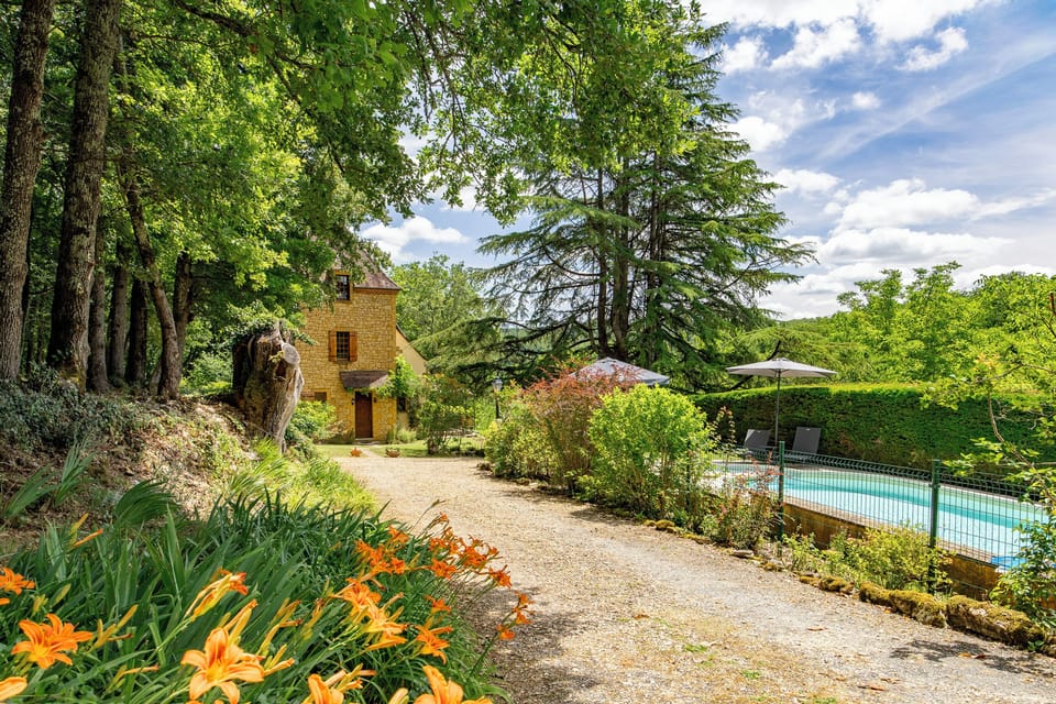 Private house, pool and gardens