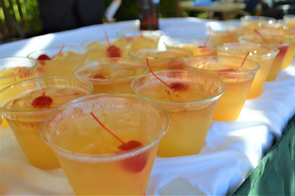 Mai Tai party and Hawaiian Live Music every Wednesday by the pool side