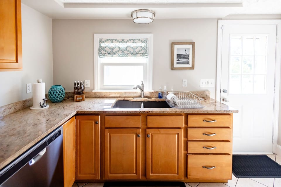 Plenty of cabinets and soaps provided!