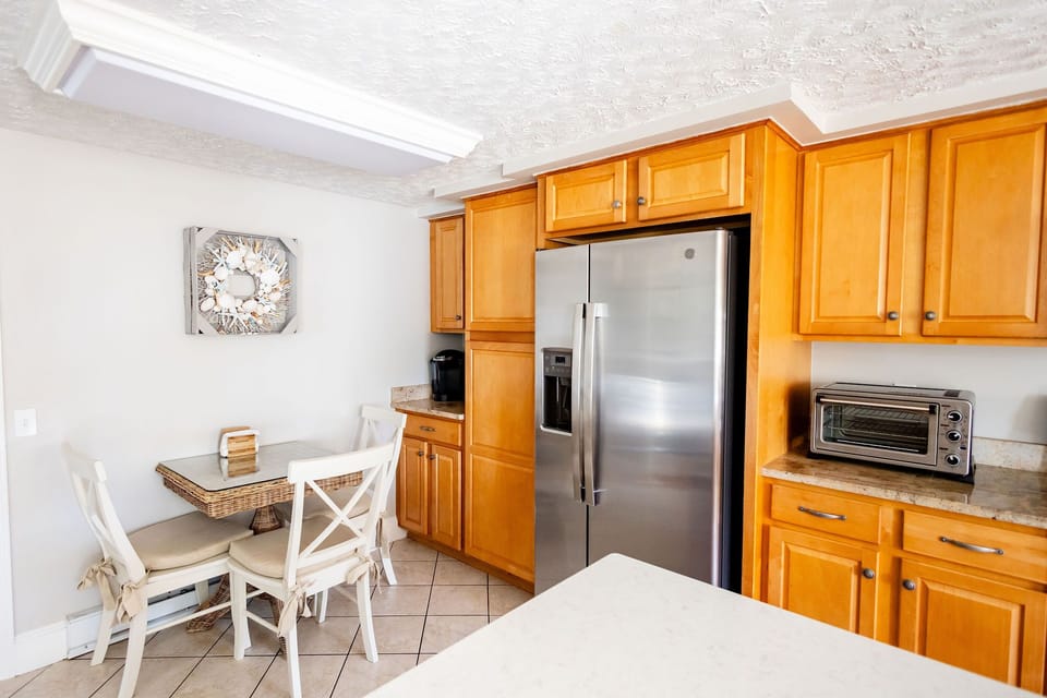 Keurig and drip coffee maker in kitchen