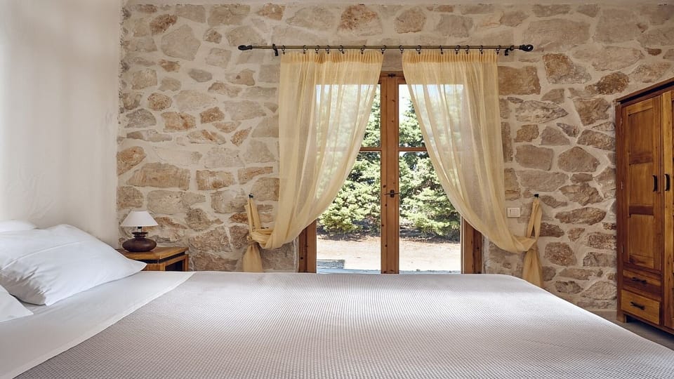 Double Bedroom with access to Terrace/Pool