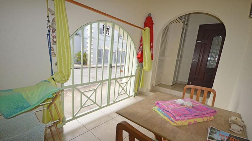 Down stairs breakfast nook