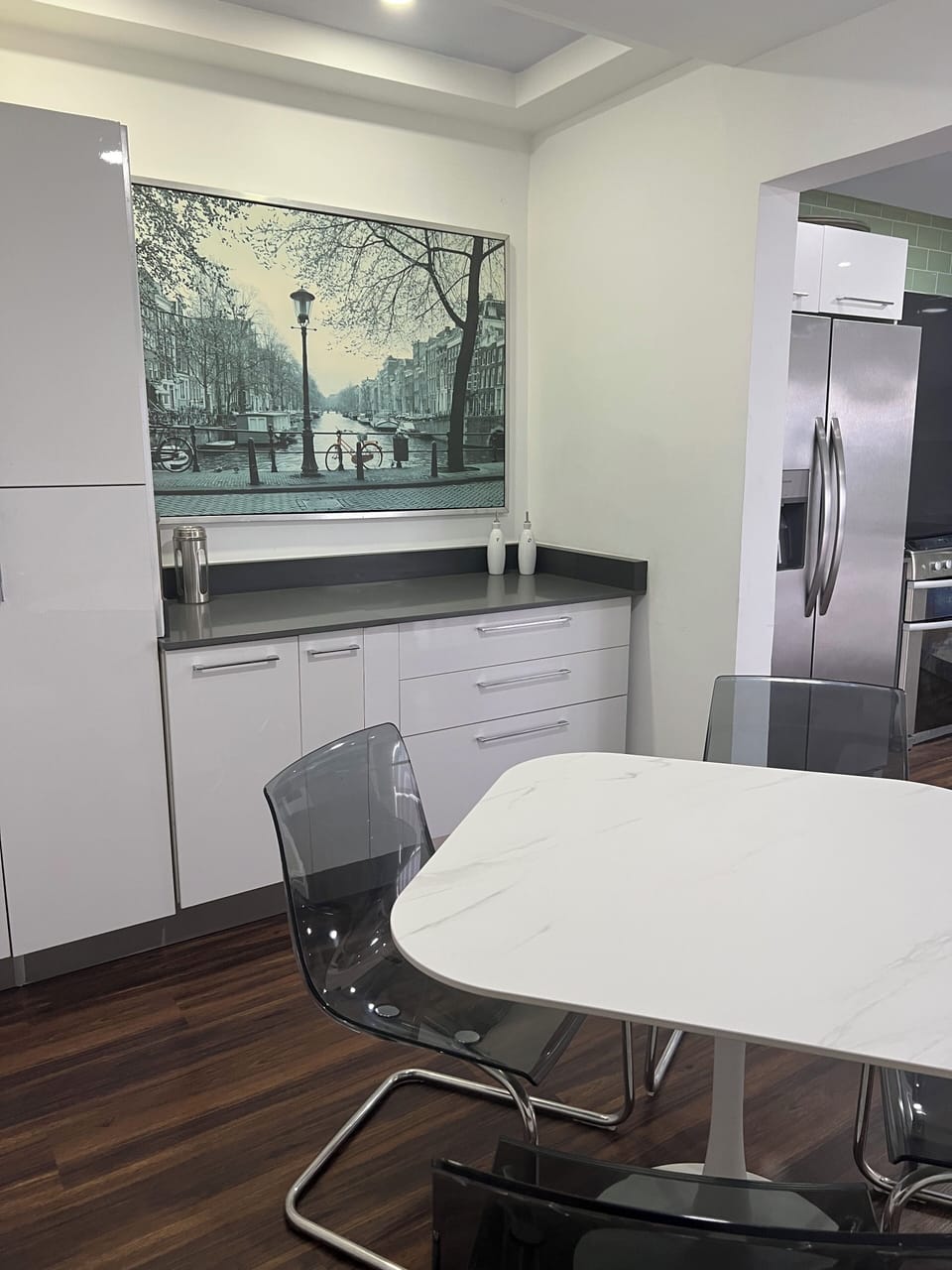 Second kitchen and breakfast room