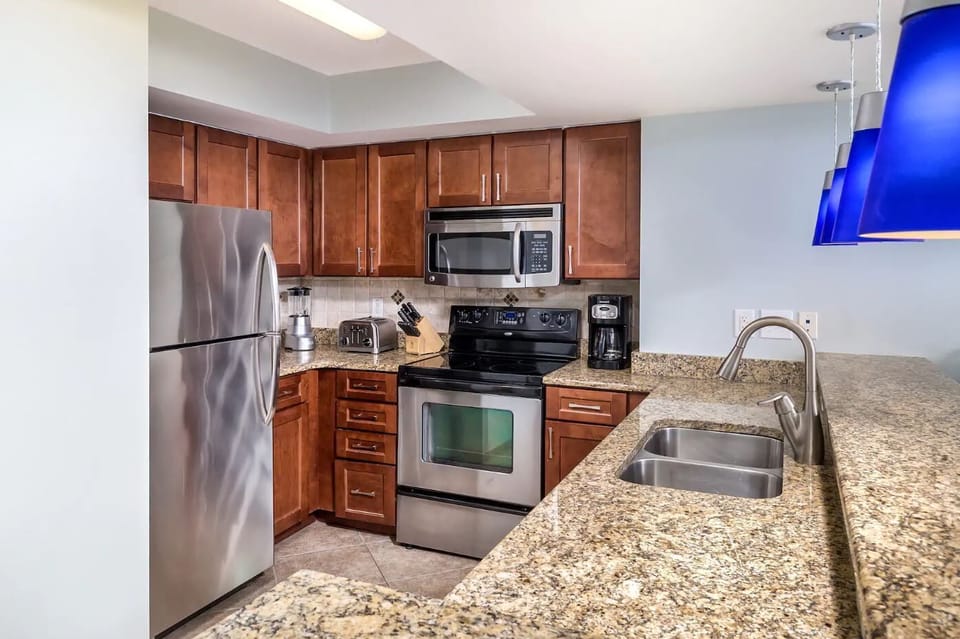Full Kitchen