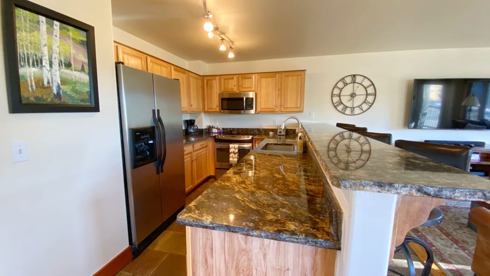 Beautifully updated and fully stocked kitchen