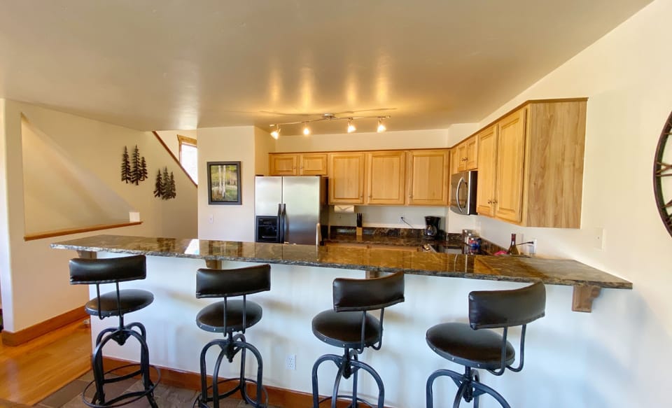 Kitchen and bar seating for 4