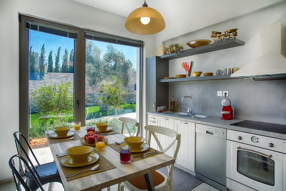 Fully equipped kitchen of the main house
next to the living roon