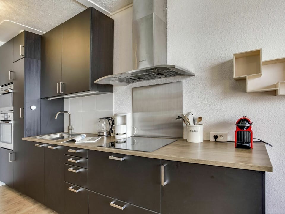 Cabinetry, Property, Building, Countertop, Furniture, Kitchen, Kitchen Appliance, Kitchen Stove, Wood, Shelving