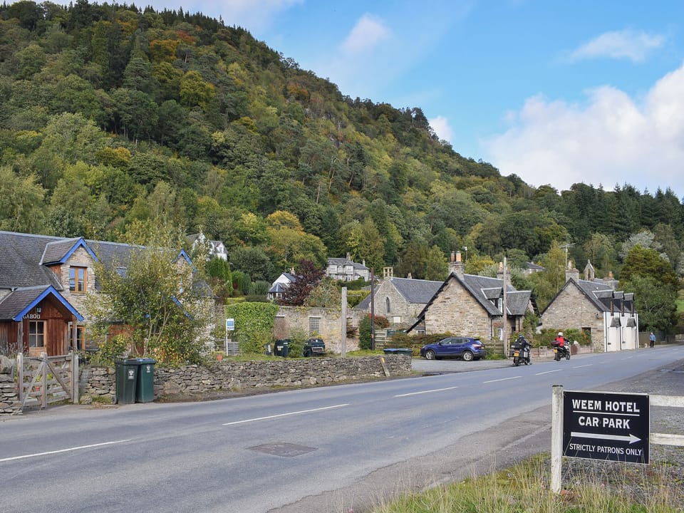 Quaint Highland village of Weem | Little Tigh Craggan - Tigh Craggan Cottages, Weem, near Aberfeldy