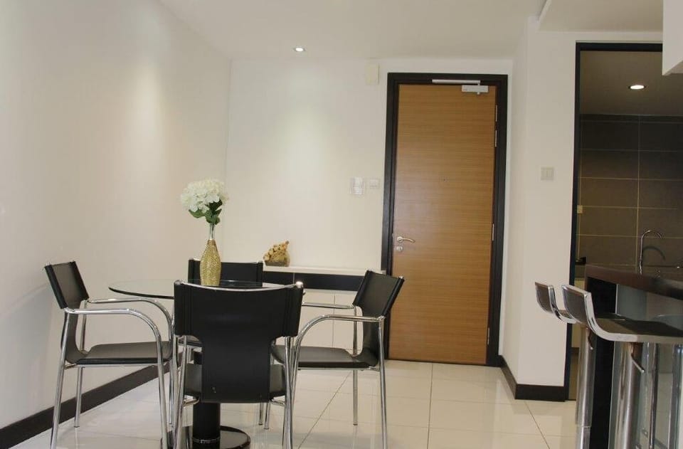 Modern & Neat Holiday Suite (Casa)