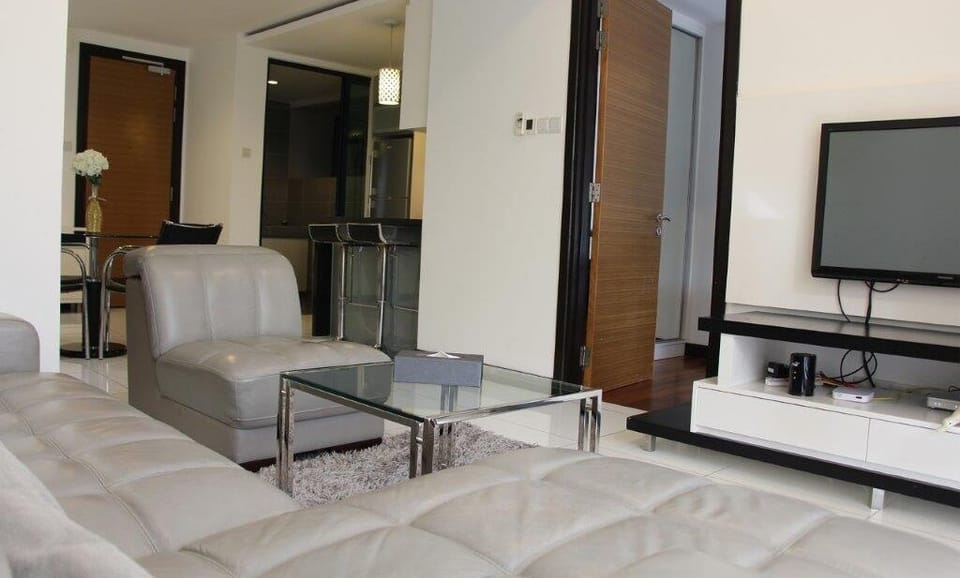 Modern & Neat Holiday Suite (Casa)