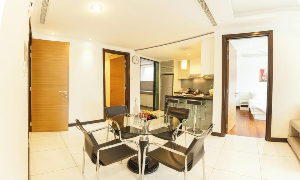 Central Location Near Malls (Casa)