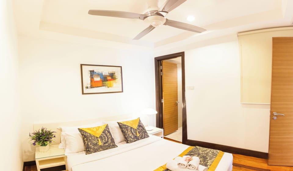 Clean & Nice Stay Near Mall (Casa)