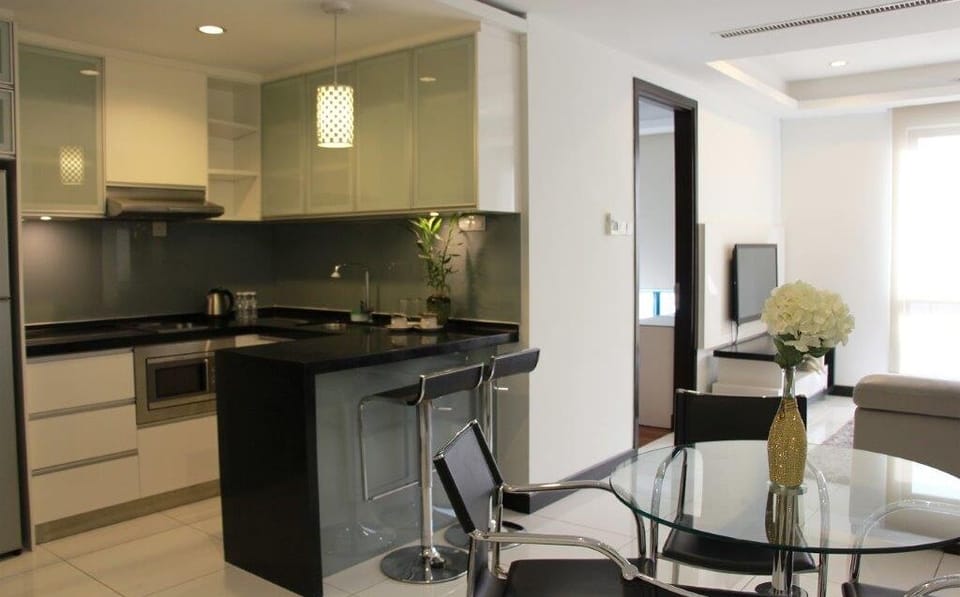 Modern & Urban Shopping Getaway (Casa)