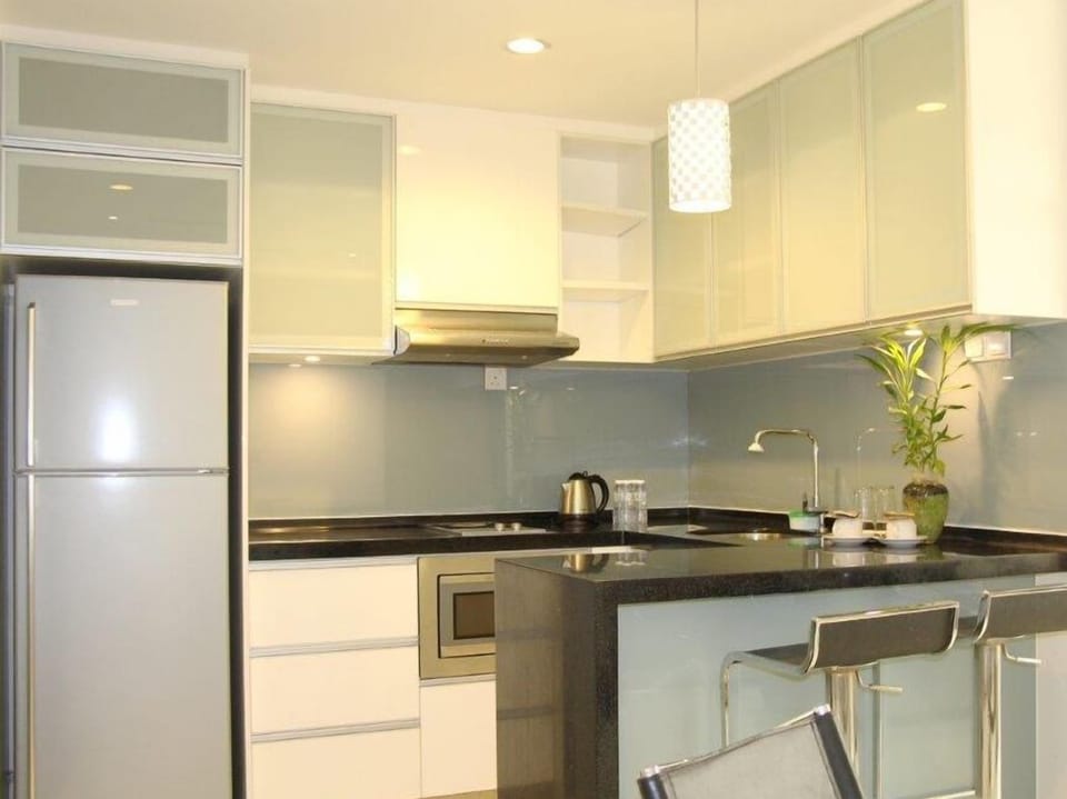 Urban Living: Shop Conveniently (Casa)