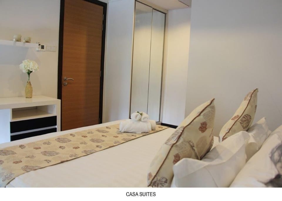 Urban Living: Shop Conveniently (Casa)