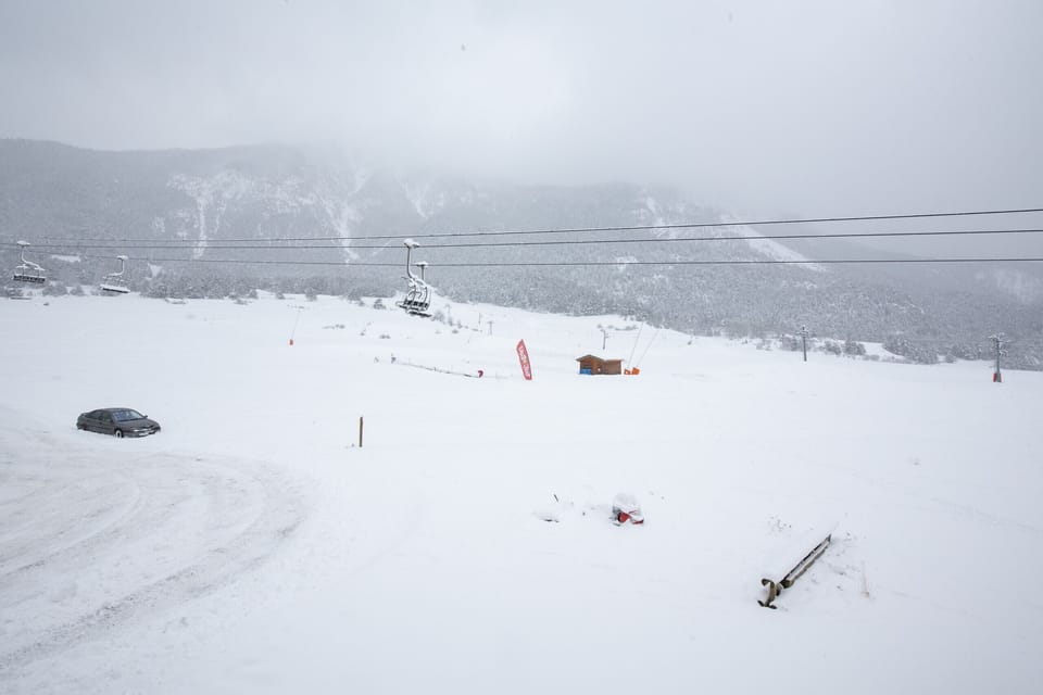 Snow and ski sports