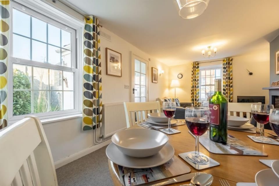 Ground floor: Dining area