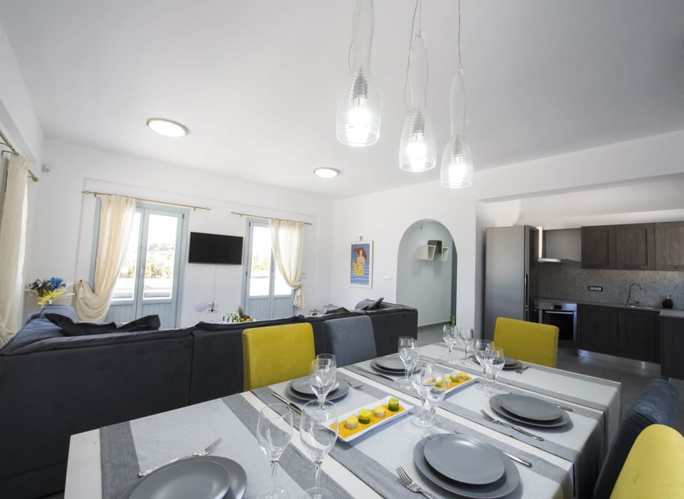 Sea front 3 bedroom villa with private pool!
