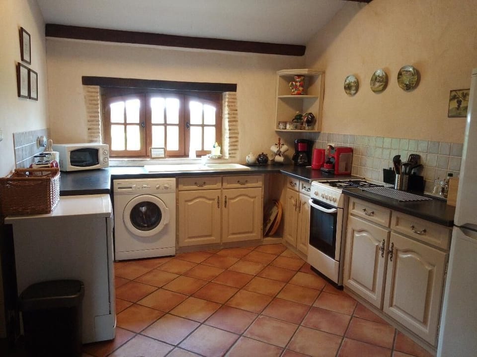 well equipped kitchen 