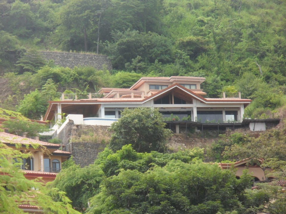 Welcome to Casa Williams on the hillside!