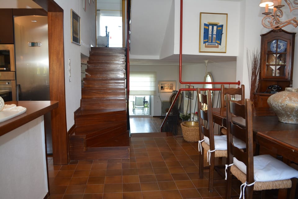 from Dinning room to Living room