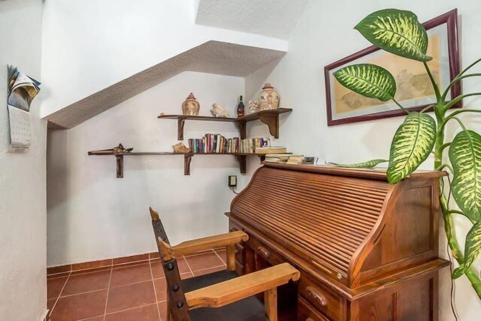 Small study area on main floor equipped with