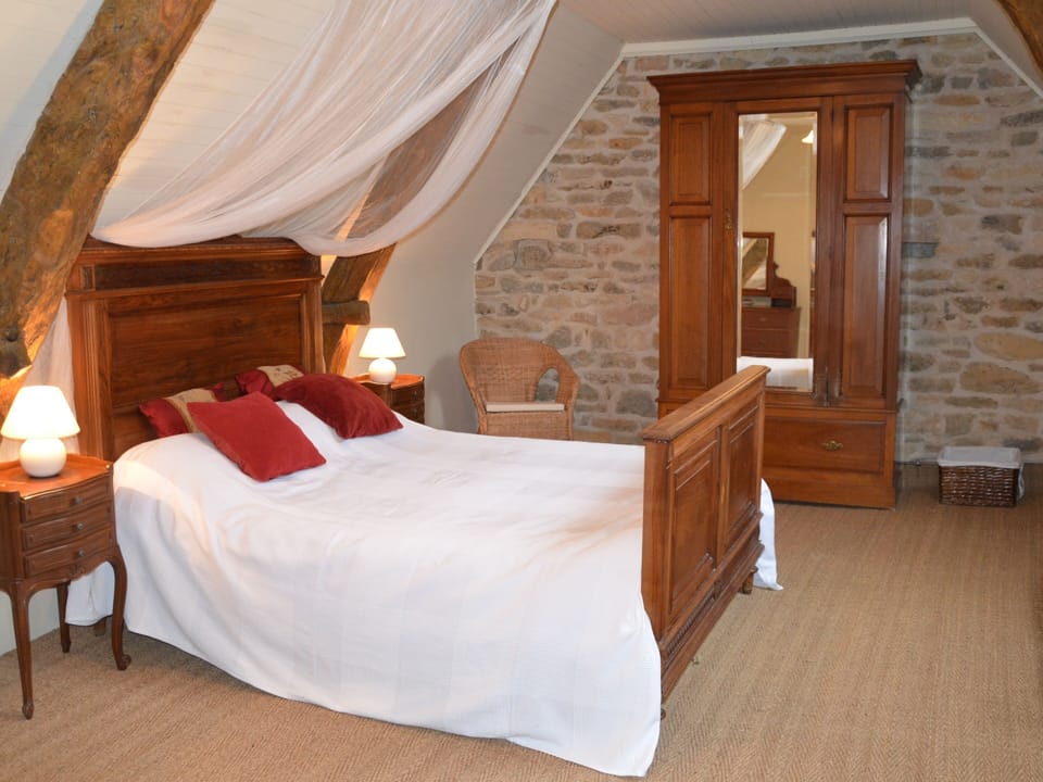 Upstairs bedroom with en-suite
