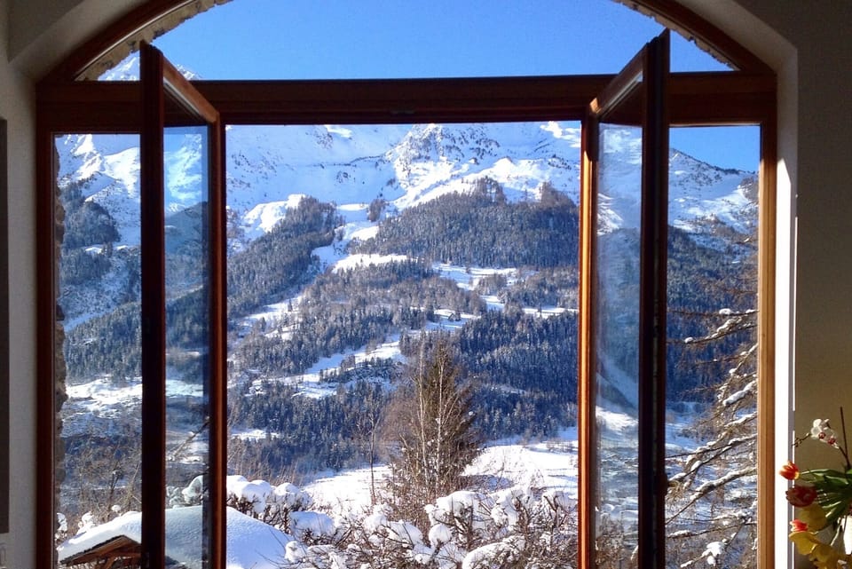 Super light interior with amazing mountain views