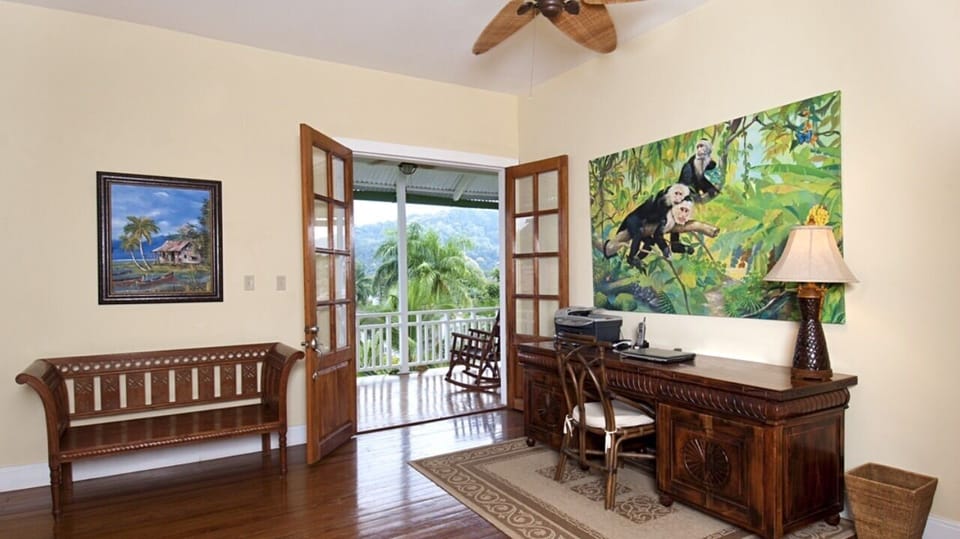 Living room area 