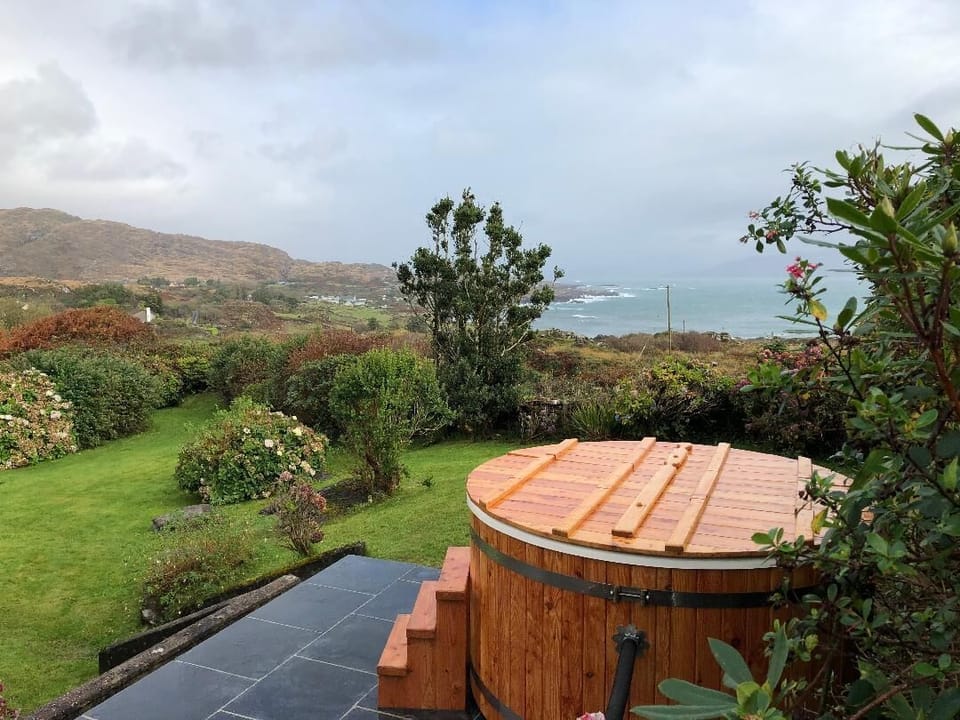 Use of outdoor wood burning hot tub (extra charge)