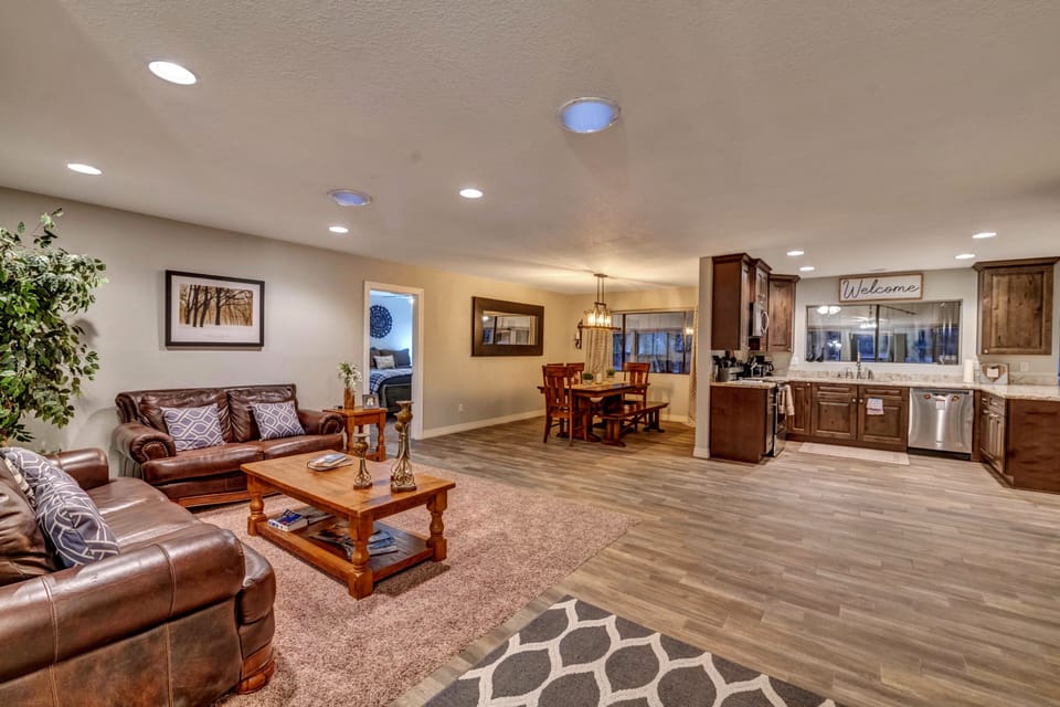 Living room, Dining Room, Kitchen