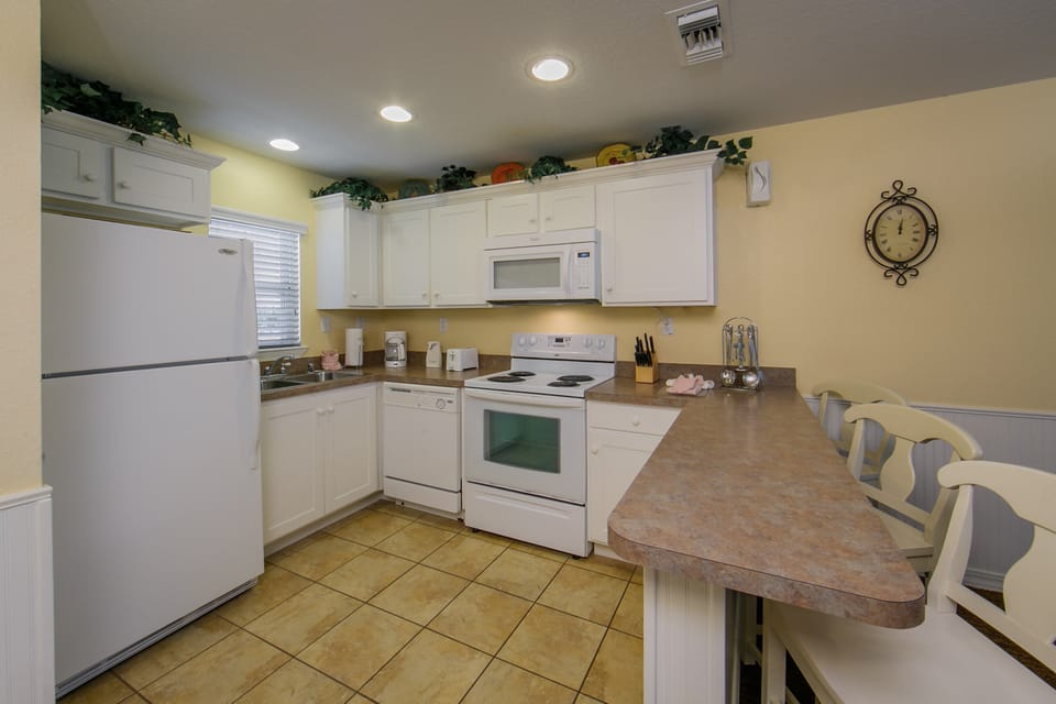 Make a quick meal in the kitchenette.