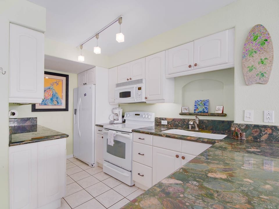 Flooring, Indoors, Room, Kitchen, Floor