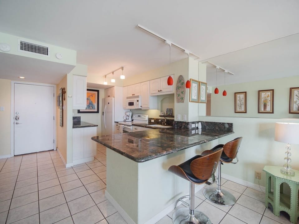 Indoors, Kitchen Island, Room, Flooring, Kitchen