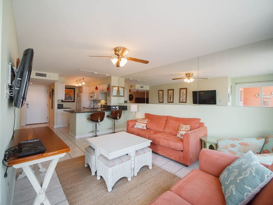 Living Room, Room, Indoors, Couch, Furniture