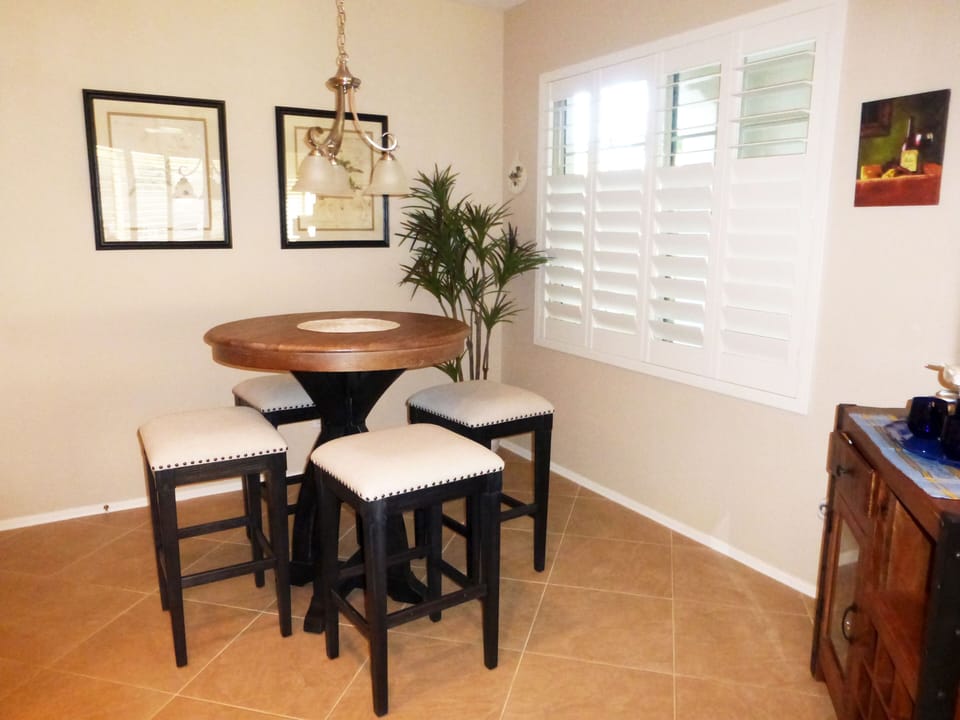 Eating nook in Kitchen area