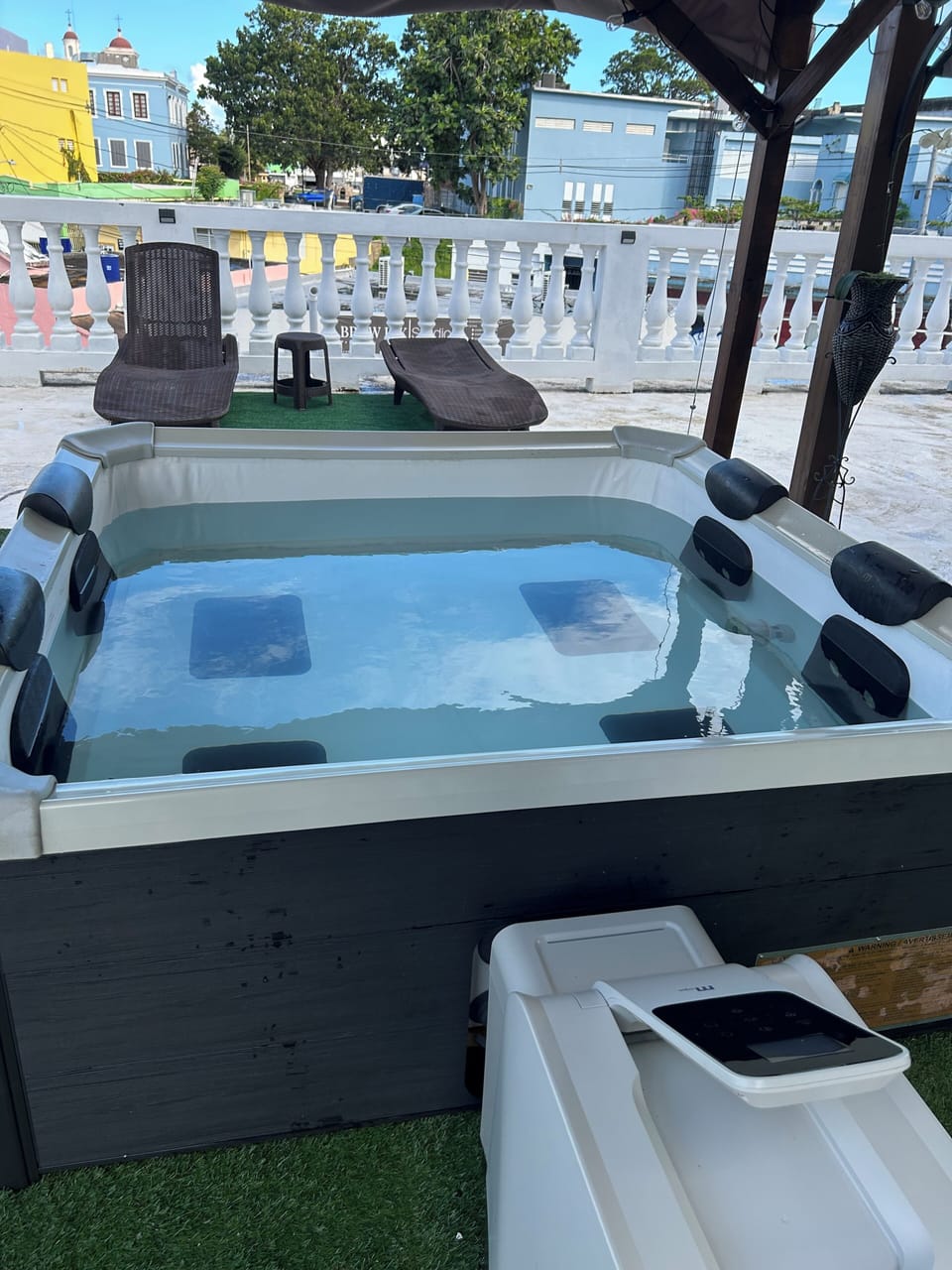 Outdoor spa tub