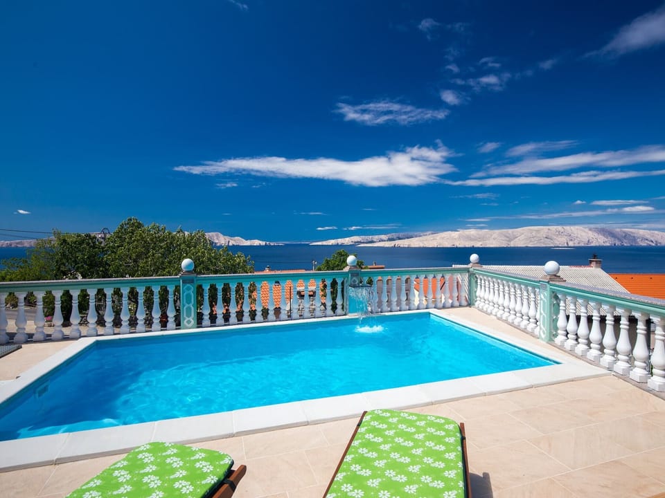 Holiday Home Swimming Pool