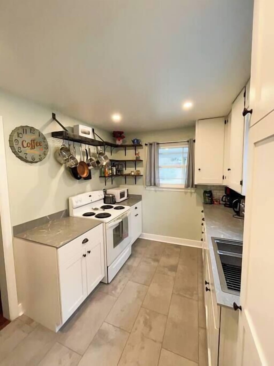 Kitchen (2)