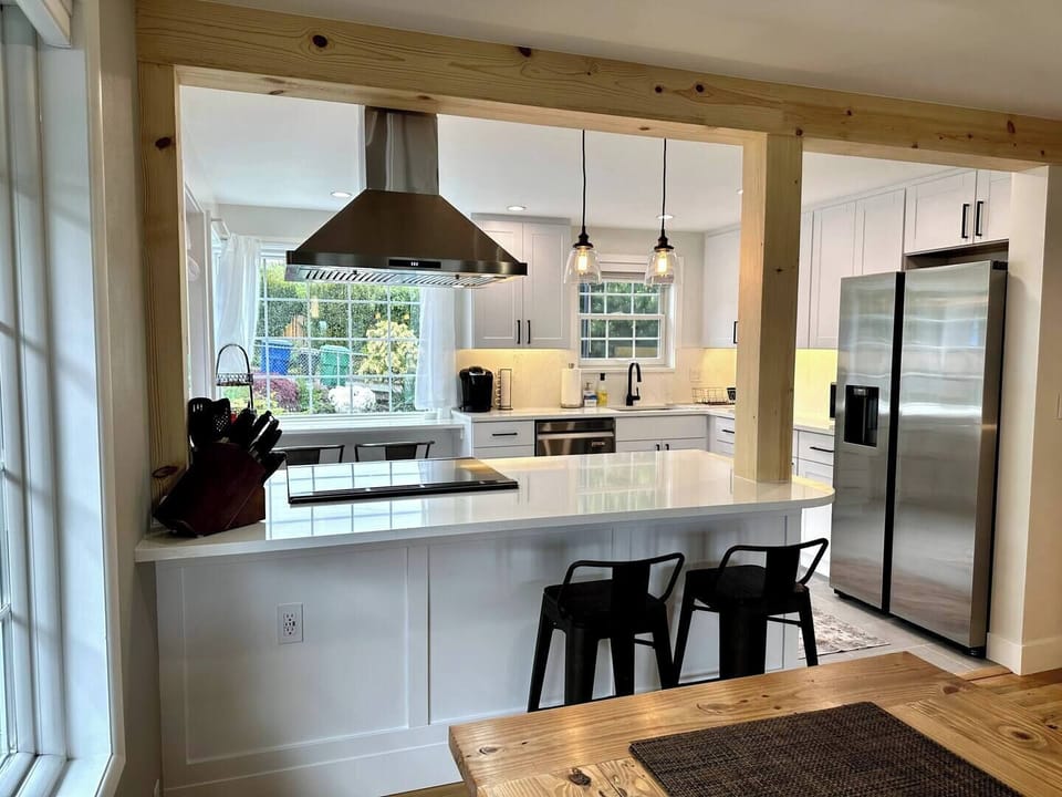 OpenkKitchen with all the amenities to cook your favorite meals. Access to BBQ