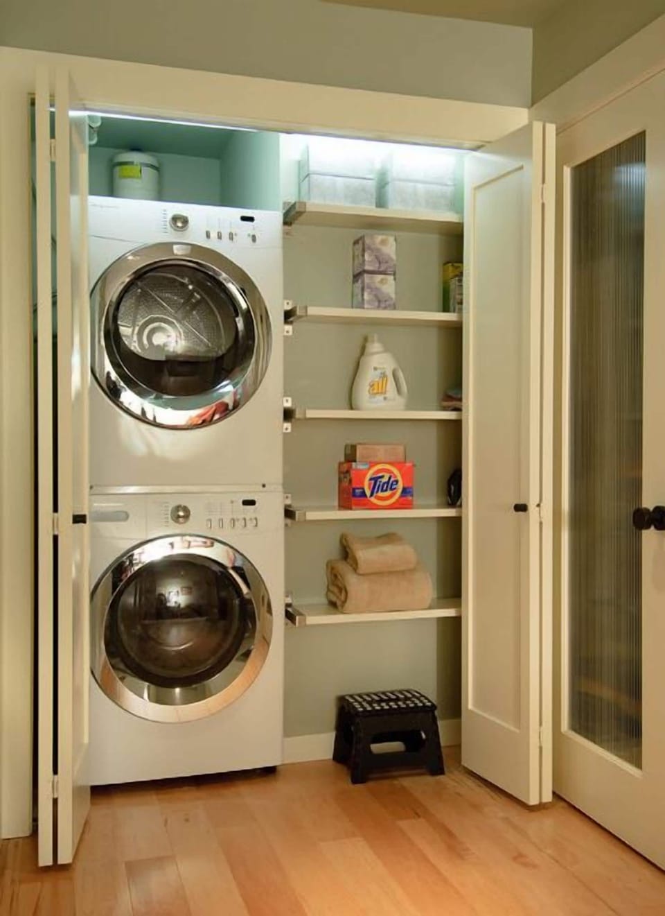 Laundry
Washer/dryer 
Pods available