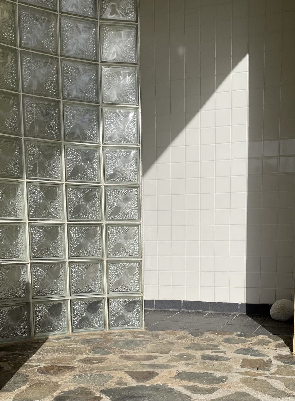 Shower outdoors with nature