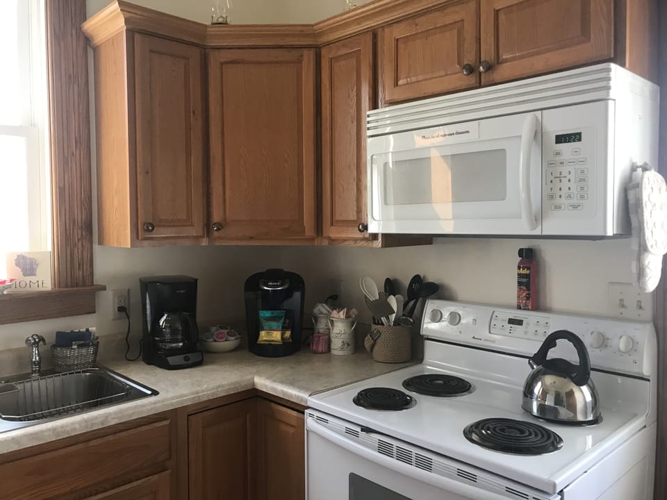 Full Kitchen 
