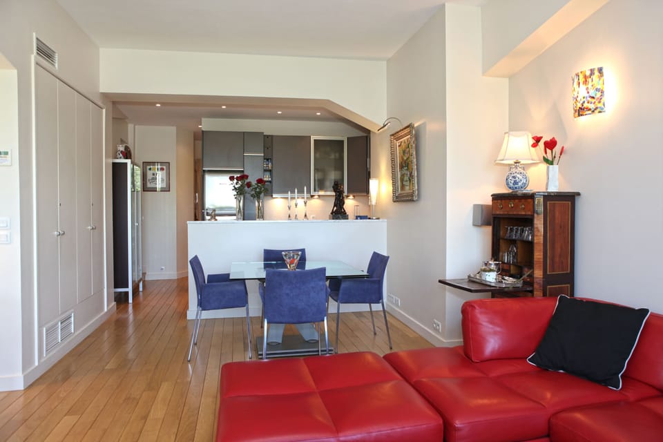 Living/Dining area