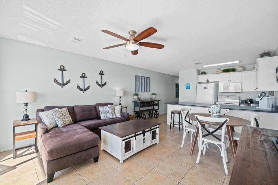 Living Area - Gulf Front - Balcony Access - Smart TV - Queen Sleeper Sofa - Linens Provided