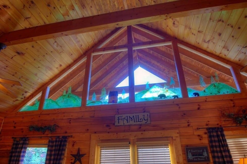 Decorated window Pigeon Forge Cabin License to Chill