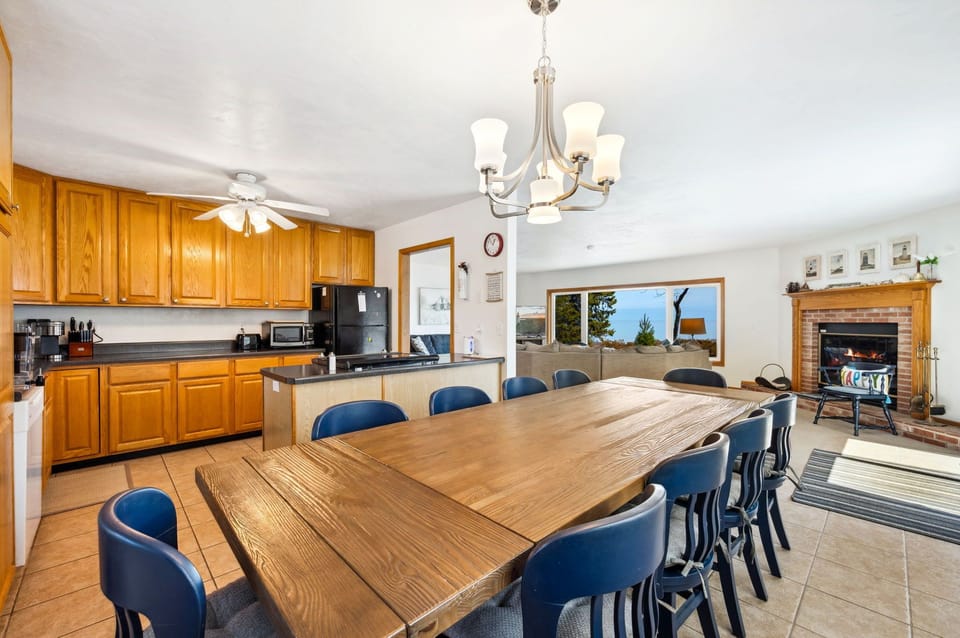 Dining Area/Main Level